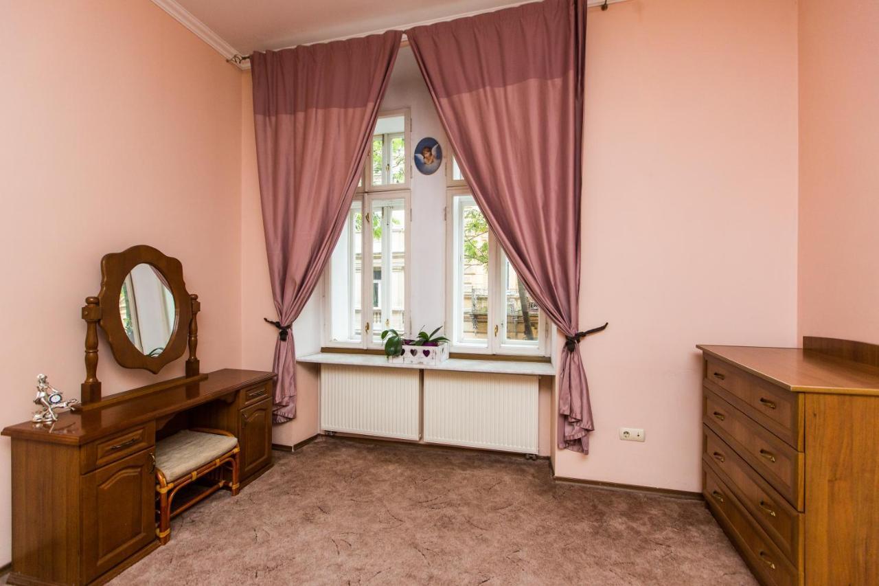 Apartment In The City Centre Λβιβ Εξωτερικό φωτογραφία