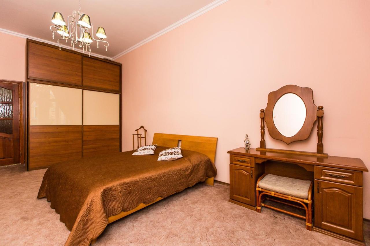 Apartment In The City Centre Λβιβ Εξωτερικό φωτογραφία